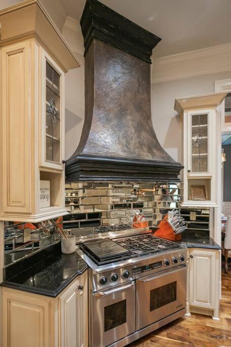 Supreme Luxury For Discerning Tastes Villa Nashville Eksteriør billede